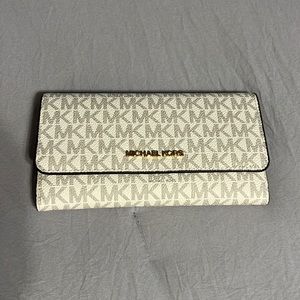 New with tags wallet